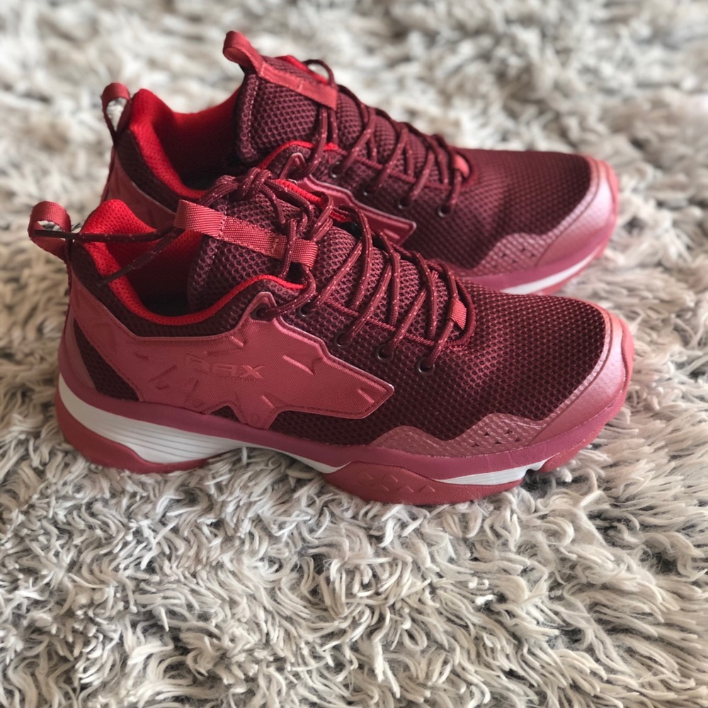 Women’s Trail-Running Sneaker